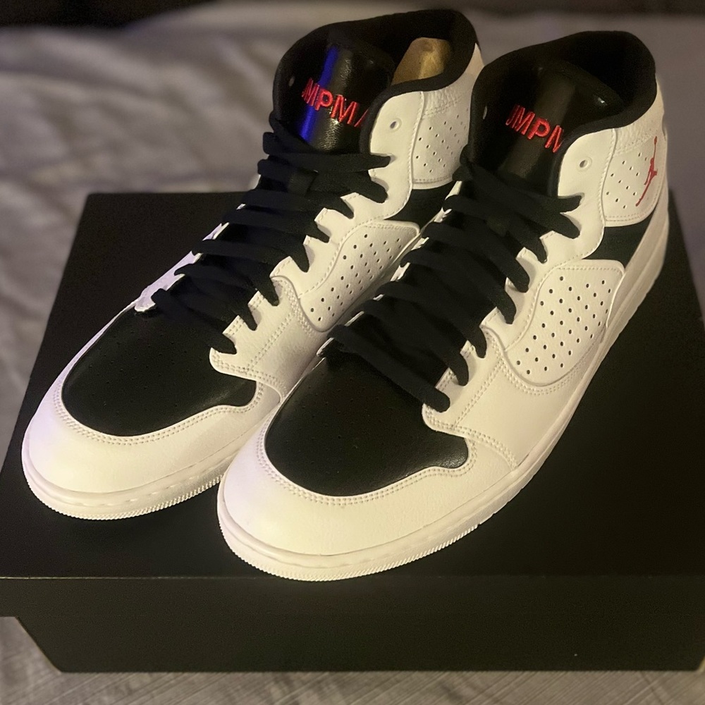New In Box JORDAN Access PS 'White Black' X Size : 13